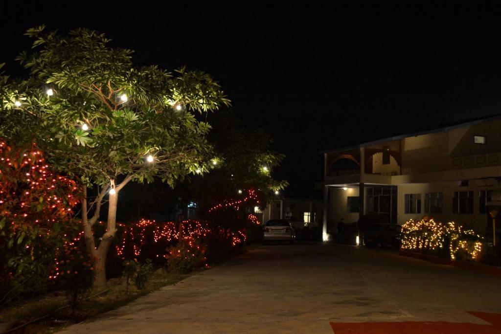Swaraj Resorts Bharatpur Luaran gambar