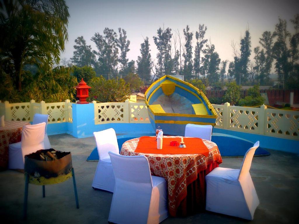 Swaraj Resorts Bharatpur Luaran gambar