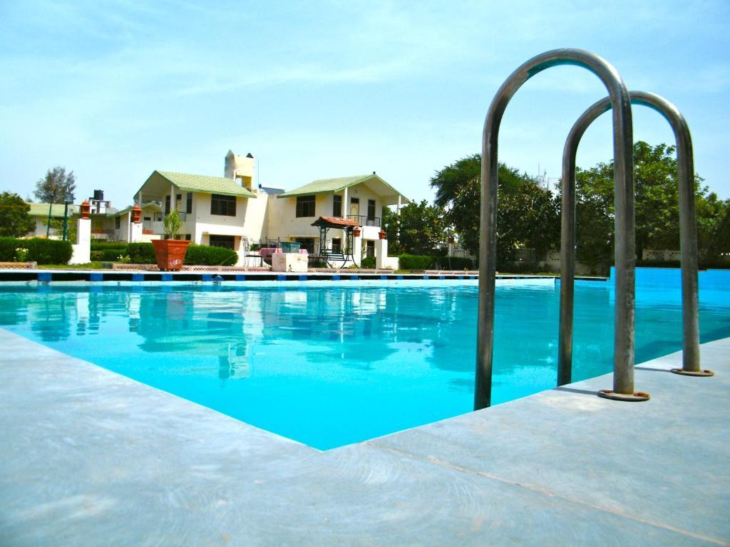 Swaraj Resorts Bharatpur Luaran gambar