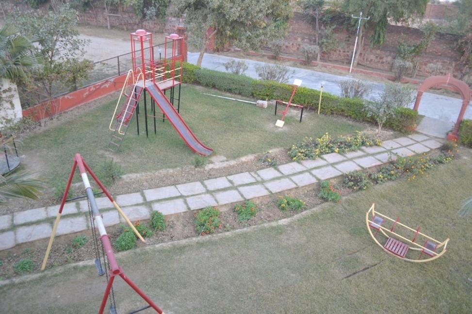 Swaraj Resorts Bharatpur Luaran gambar