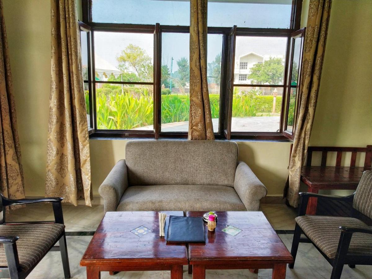 Swaraj Resorts Bharatpur Luaran gambar