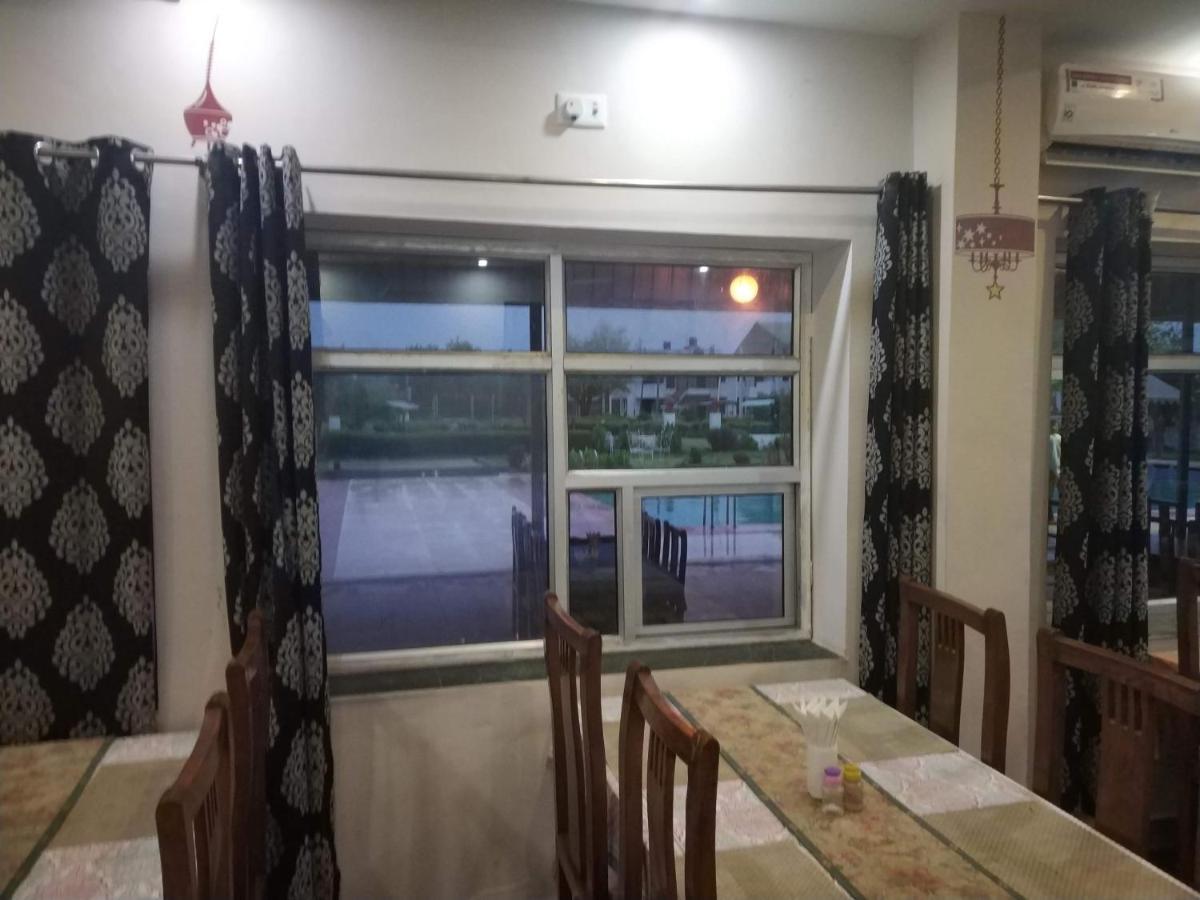 Swaraj Resorts Bharatpur Luaran gambar
