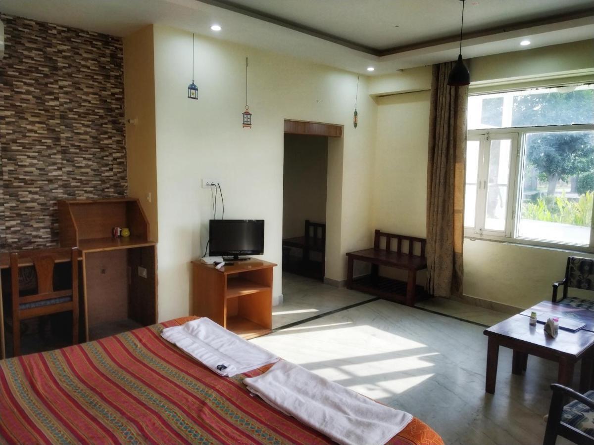 Swaraj Resorts Bharatpur Luaran gambar